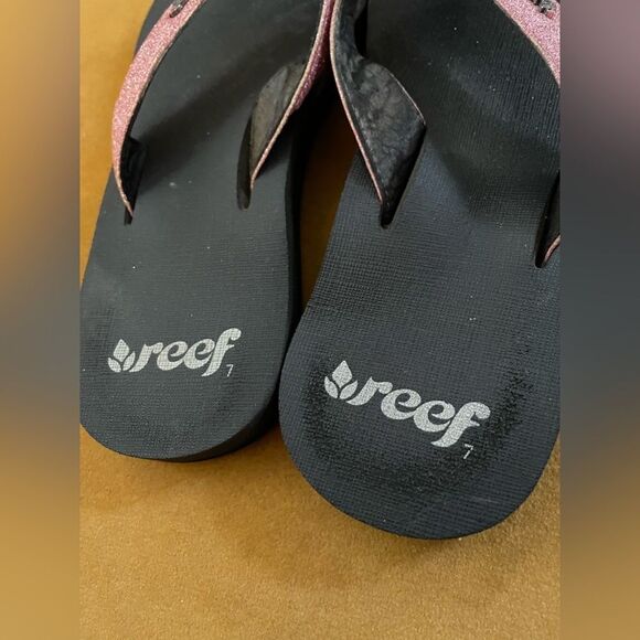 Reef pink glitter flip flops Size 7 - Picture 4 of 6